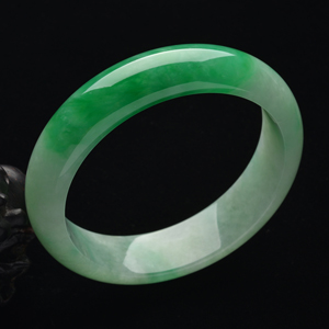 (超值推荐)糯冰种阳绿手镯(56.4mm)