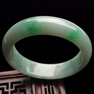 （超值推荐）糯冰种飘翠手镯（55.3mm）
