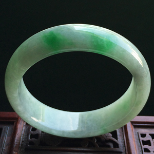 （超值推荐）糯冰种飘翠手镯（55.2mm）