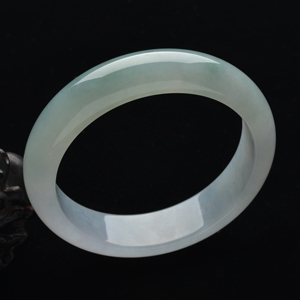 (超值推荐)糯冰种晴水手镯(59mm)