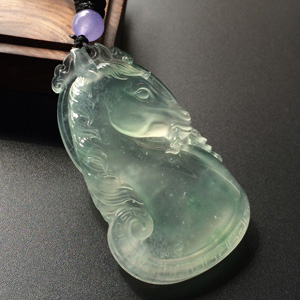 (超值推荐)冰玻种飘花生肖马牌挂件