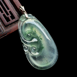 冰玻种飘花如意挂件