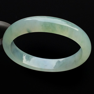（超值推荐）冰种略飘花贵妃镯（56mm-49.2mm）