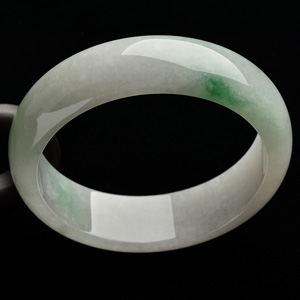 （超值推荐）糯冰种飘花手镯（59.6mm）