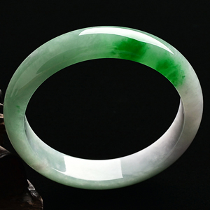 （超值推荐）糯冰种飘阳绿手镯（54.8mm）