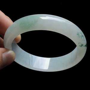 （超值推荐）糯冰种飘花手镯（56.7mm）