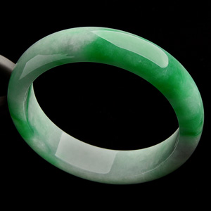 糯冰种翠色手镯（59mm）