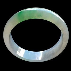 （超值推荐）糯冰种淡春带彩手镯（58.4mm)
