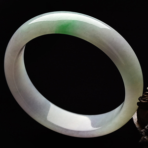 （超值推荐）糯冰种春带彩手镯（55.8mm）