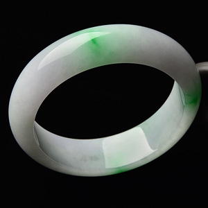 （超值推荐）糯冰种飘翠手镯（58.5mm）