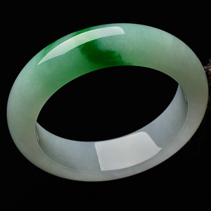 （超值推荐）糯冰种飘阳绿手镯（59mm）