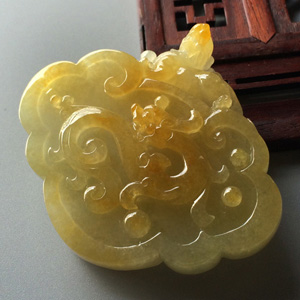 (超值推荐)糯冰种黄翡龙行如意挂件