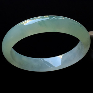 （超值推荐）糯冰种飘花手镯（57mm）