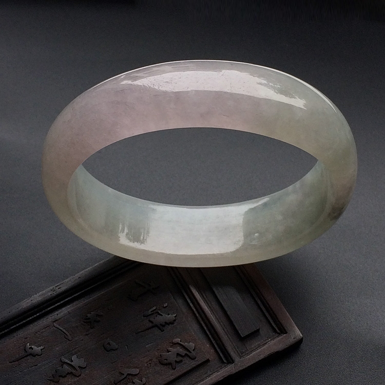 （超值推荐见）糯冰种晴水淡紫罗兰贵妃镯（59.3mm-50.7mm）