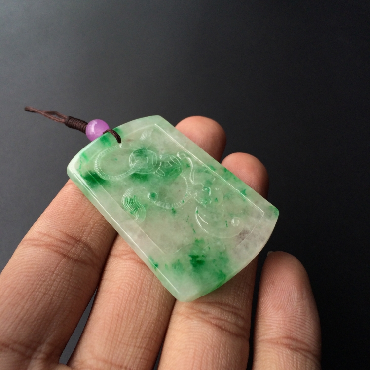 (超值推荐)糯冰种飘翠龙牌挂件