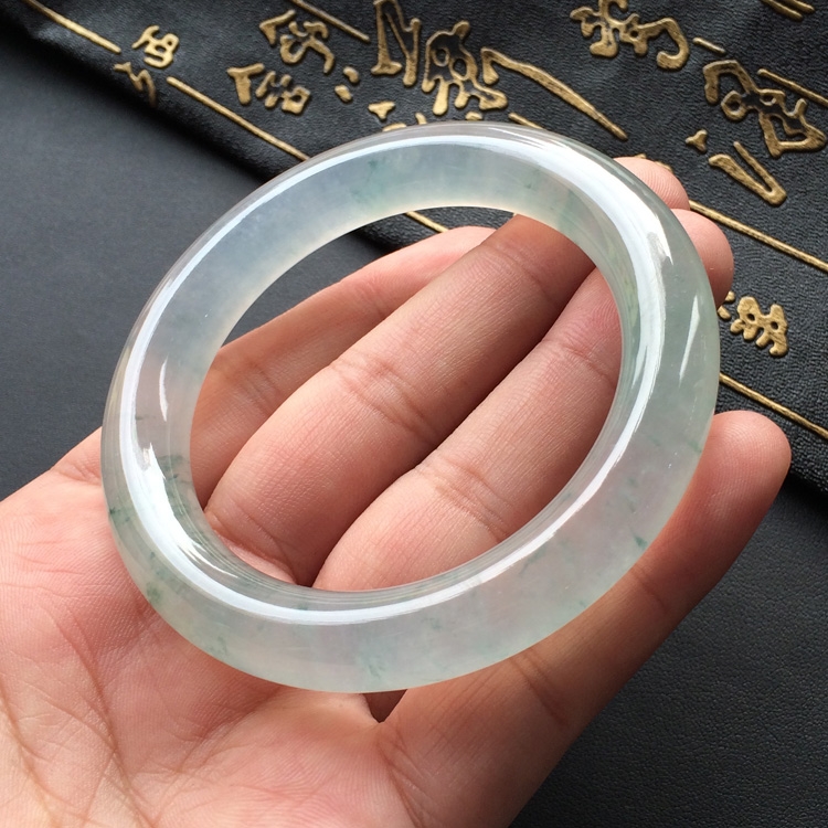 (超值推荐)冰玻种飘花略带黄翡圆条手镯