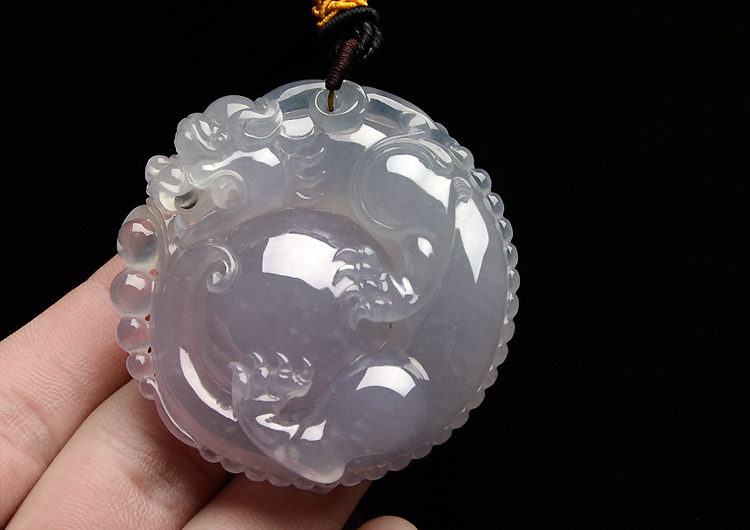 冰种晴水淡紫罗兰龙抱珠挂件