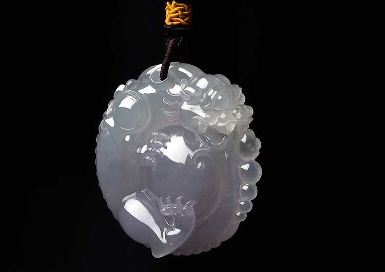 冰种晴水淡紫罗兰龙抱珠挂件