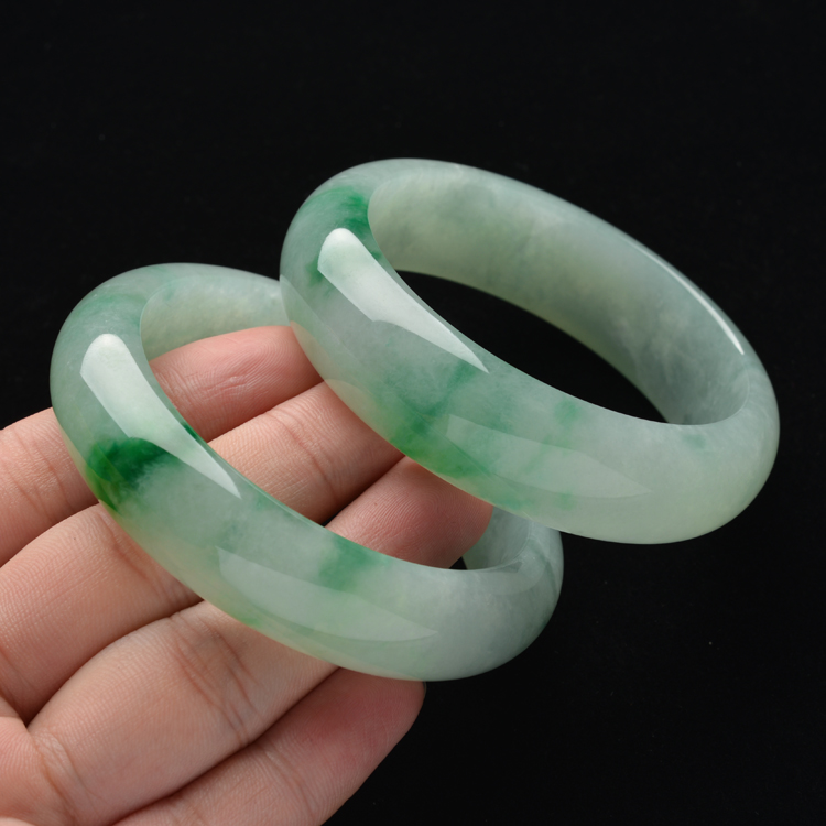 (超值推荐)糯冰种晴水飘翠手镯(58.1mm/57.1mm)(一对)
