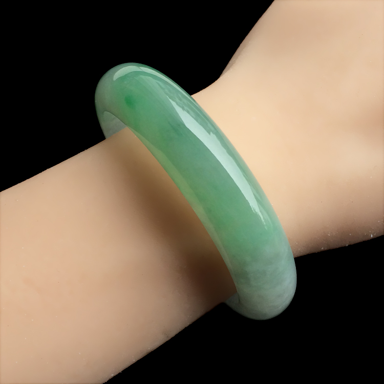 糯冰种飘翠手镯（56.3mm）