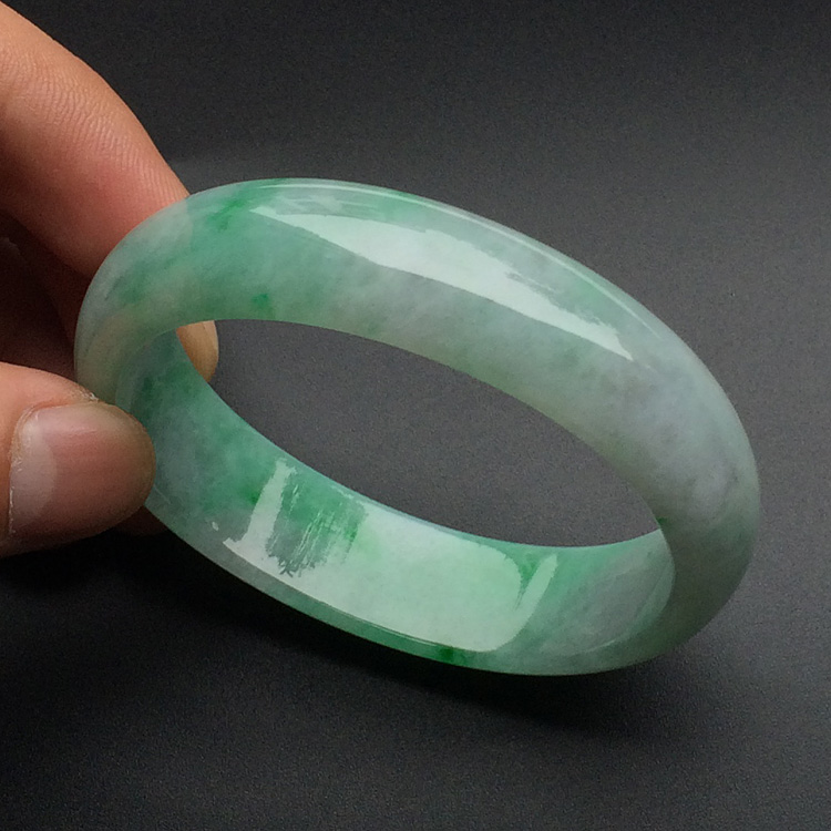 （超值推荐）糯冰种飘翠贵妃镯（54mm-47mm）
