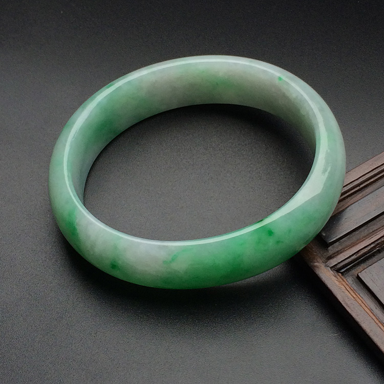 （超值推荐）糯冰种飘翠贵妃镯（54mm-47mm）