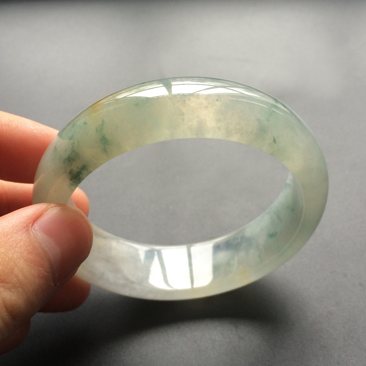 (超值推荐)冰种飘花略带黄翡手镯(53.7mm)