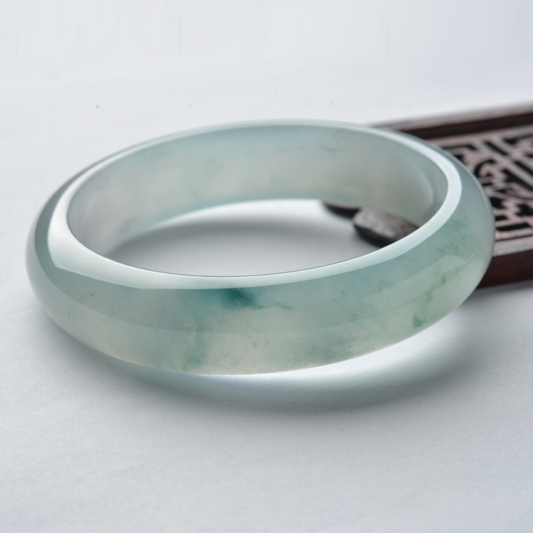 (超值推荐)冰种飘花手镯(55.7mm)