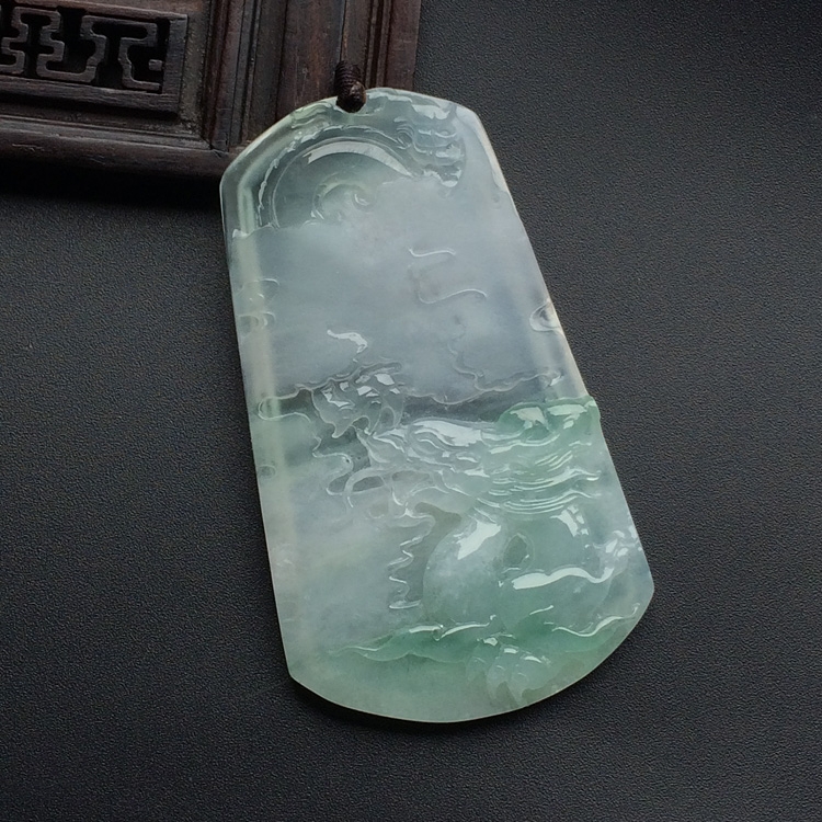 冰种晴水龙牌挂件