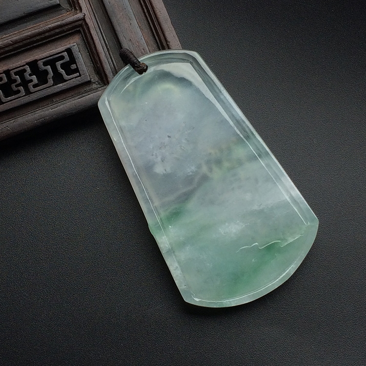 冰种晴水龙牌挂件