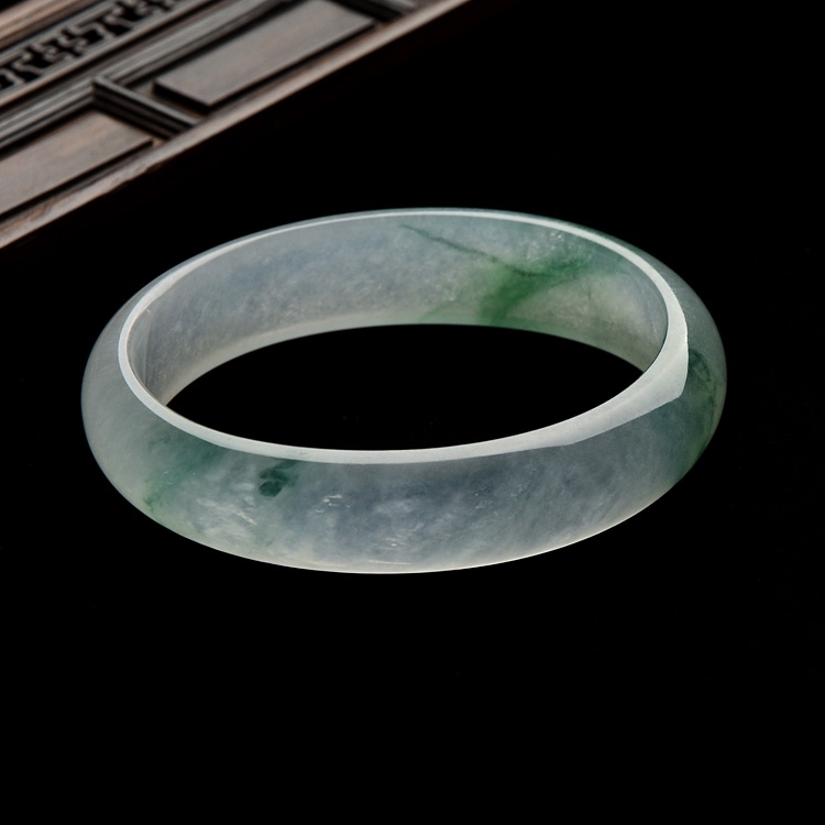 （超值推荐）冰种飘花贵妃镯（56.7mm-48mm）