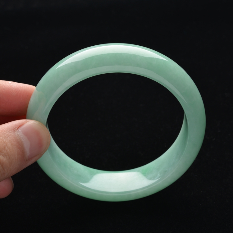 (超值推荐)糯冰种豆绿手镯(59mm)
