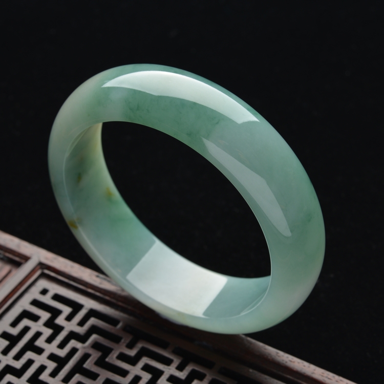 (超值推荐)糯冰种晴水飘花手镯(58.8mm)