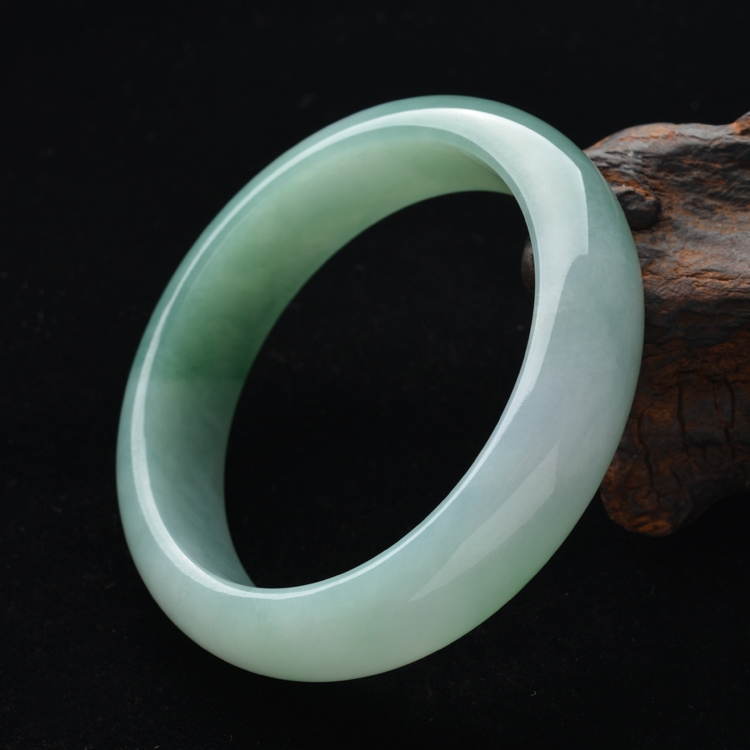 (超值推荐)糯冰种晴水略飘花手镯(58.5mm)
