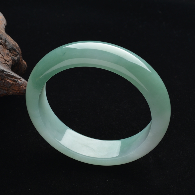 (超值推荐)糯冰种晴水略飘花手镯(58.5mm)