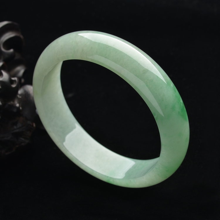 (超值推荐)糯冰种晴水飘翠手镯(59.7mm)