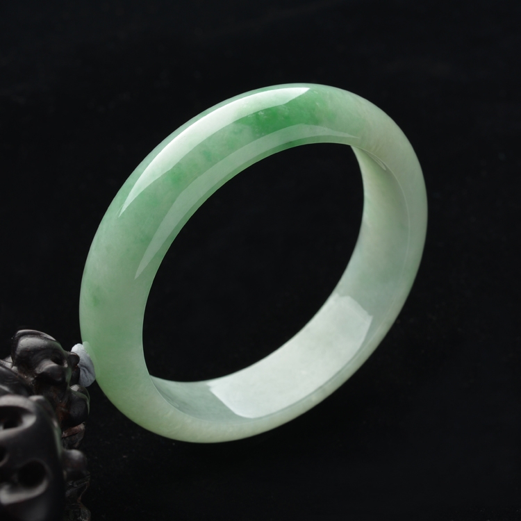 (超值推荐)糯冰种晴水飘翠手镯(59.7mm)