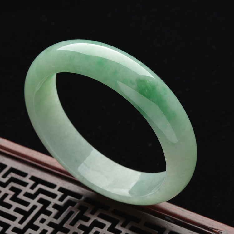 (超值推荐)糯冰种晴水飘翠手镯(59.7mm)