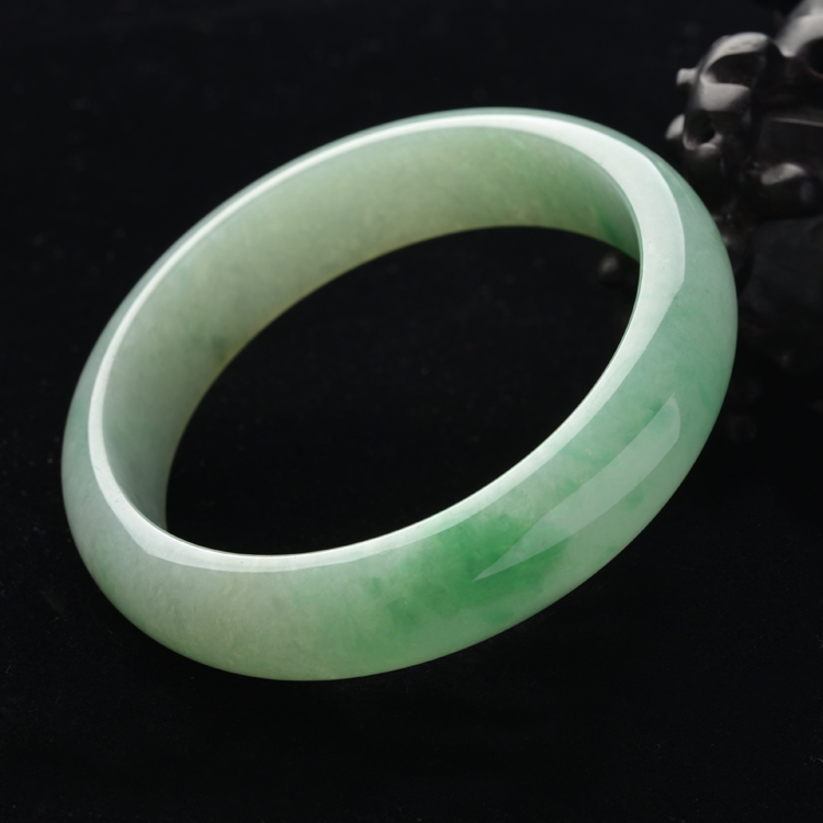 (超值推荐)糯冰种晴水飘翠手镯(59.7mm)