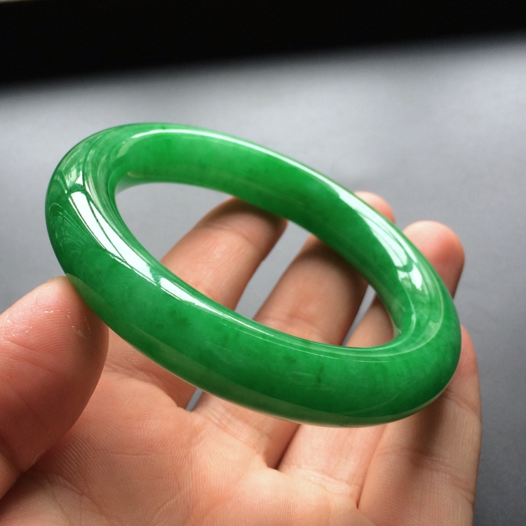 (超值推荐)糯冰种正阳绿圆条手镯(54.5mm)