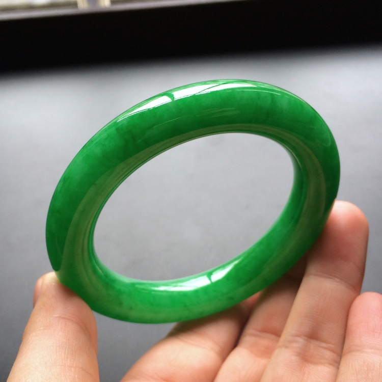 (超值推荐)糯冰种正阳绿圆条手镯(54.5mm)