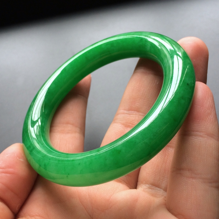 (超值推荐)糯冰种正阳绿圆条手镯(54.5mm)