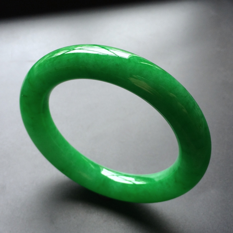 (超值推荐)糯冰种正阳绿圆条手镯(54.5mm)