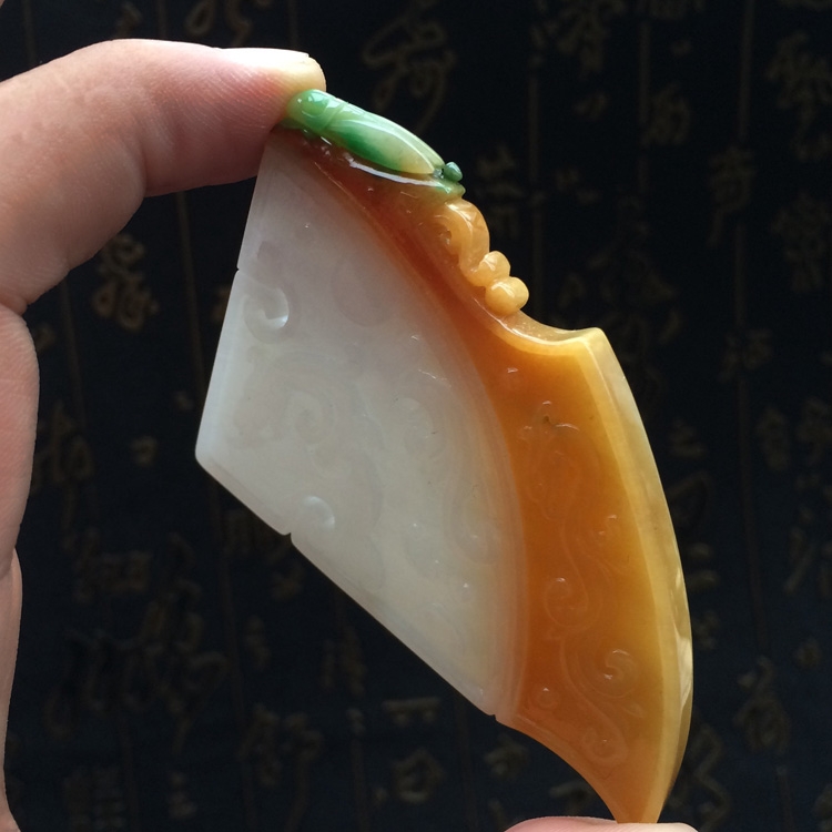 (超值推荐)糯冰种三彩仿古龙凤牌挂件
