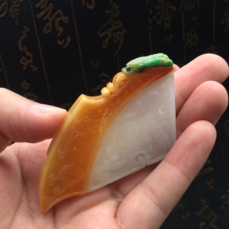 (超值推荐)糯冰种三彩仿古龙凤牌挂件