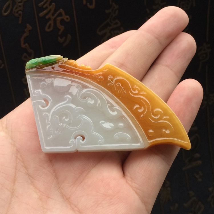 (超值推荐)糯冰种三彩仿古龙凤牌挂件