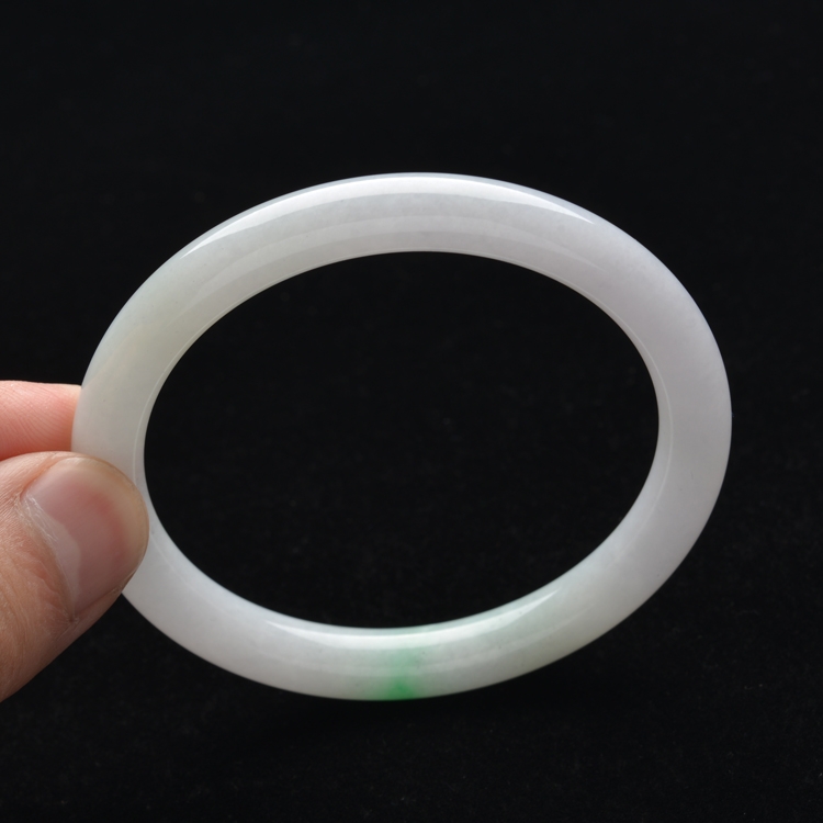 (超值推荐)糯冰种白底青圆条手镯(52.4mm)