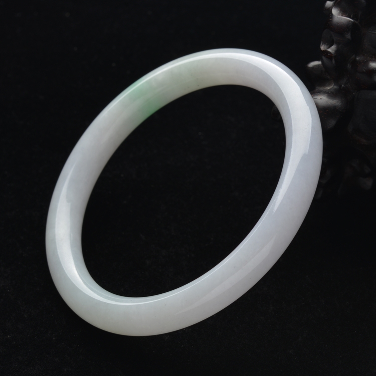 (超值推荐)糯冰种白底青圆条手镯(52.4mm)