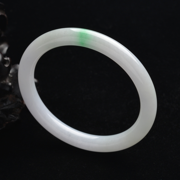 (超值推荐)糯冰种白底青圆条手镯(52.4mm)