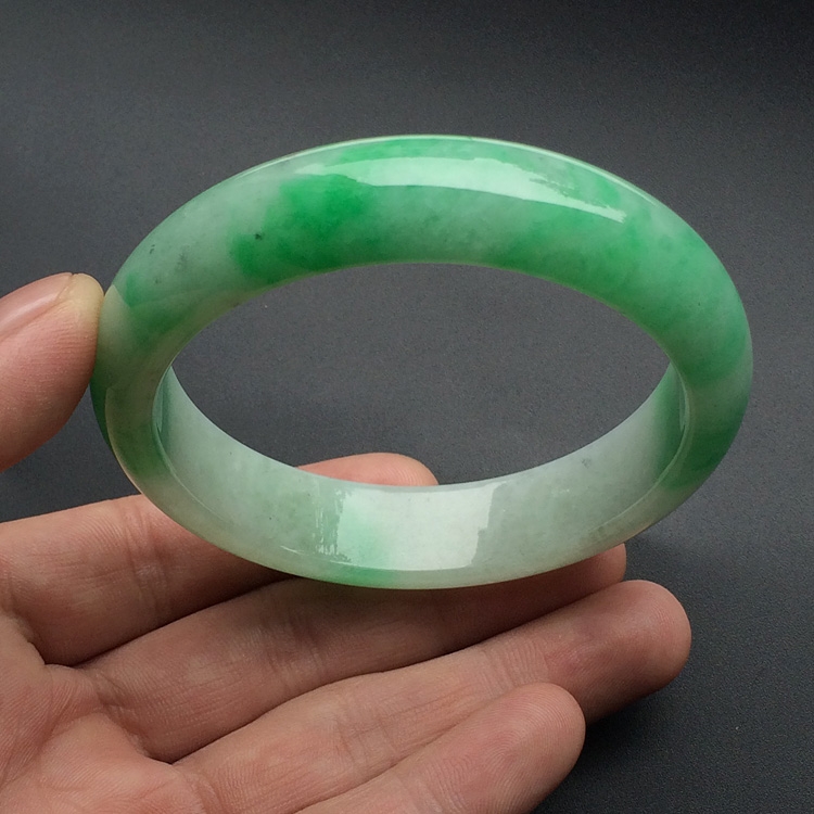（超值推荐）糯冰种飘翠手镯（58.6mm）